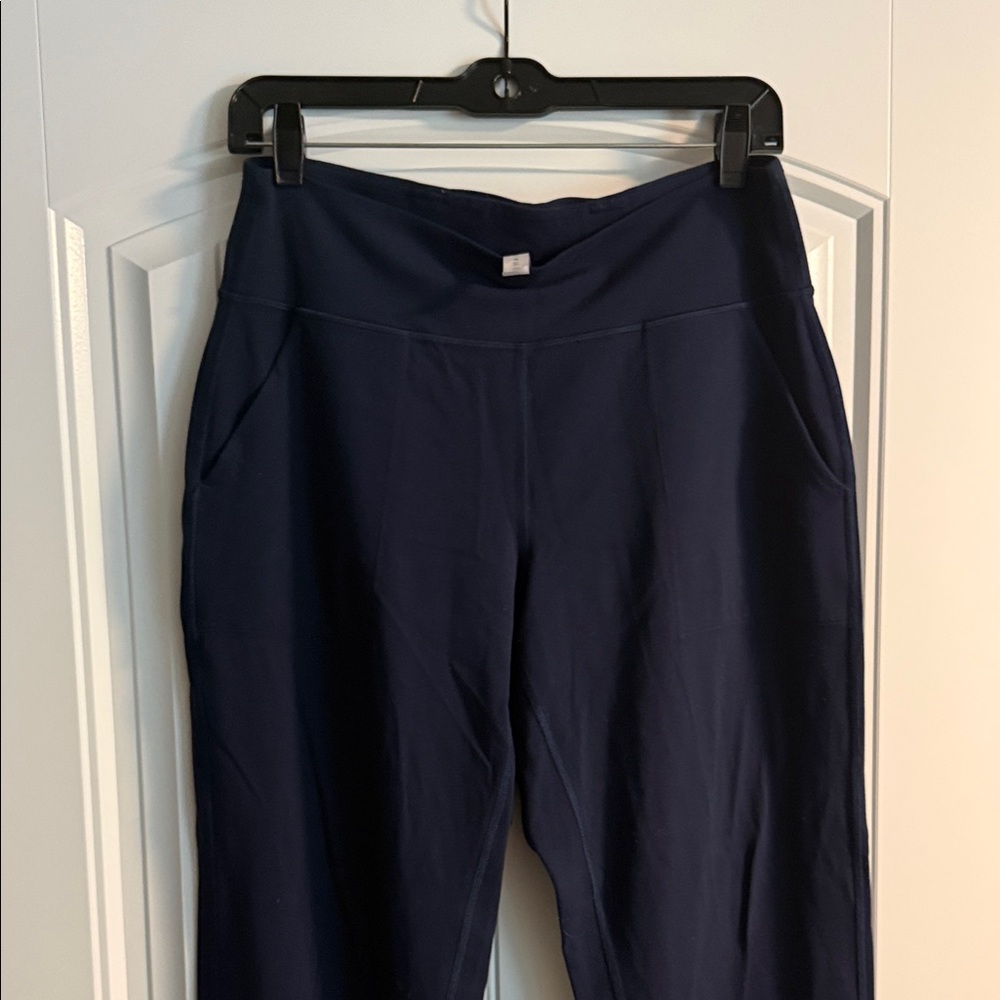 Lululemon joggers, ssoft and stretchy, great condition, some peeling in crouch.